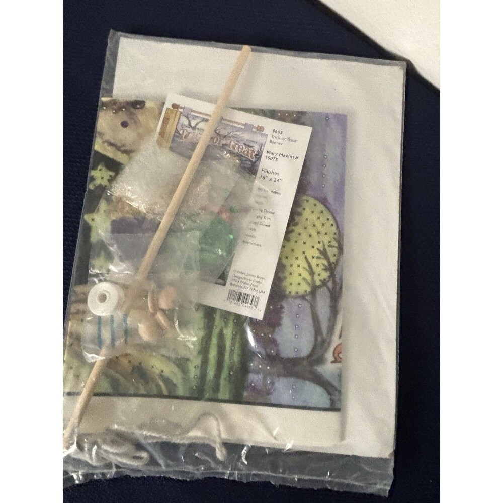 Needlepoint Kit NEW Trick or Treat Halloween Mary Maxim #15075
